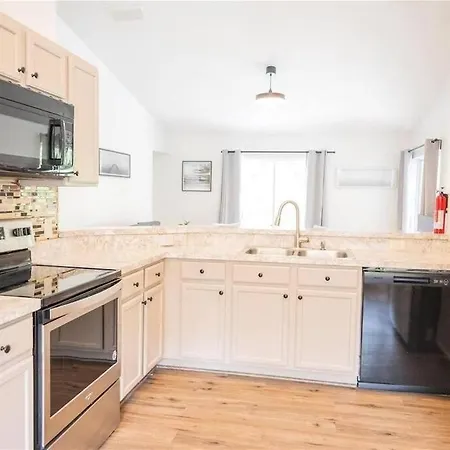 Home Away From Home Close To Parks - Pet Friendly Davenport Extérieur photo