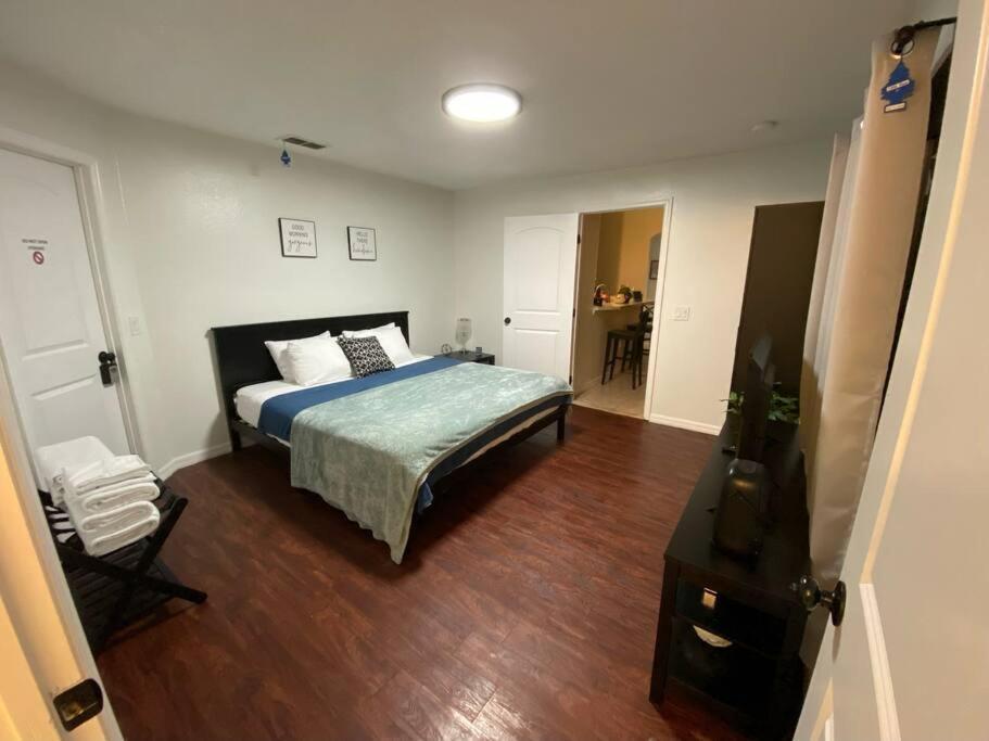 Away From Close To Parks - Pet Friendly Hébergement de vacances