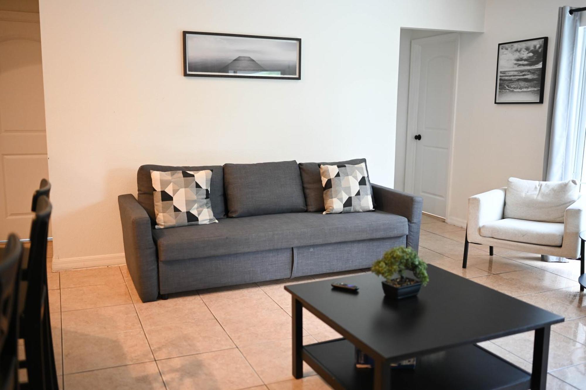Away From Close To Parks - Pet Friendly *