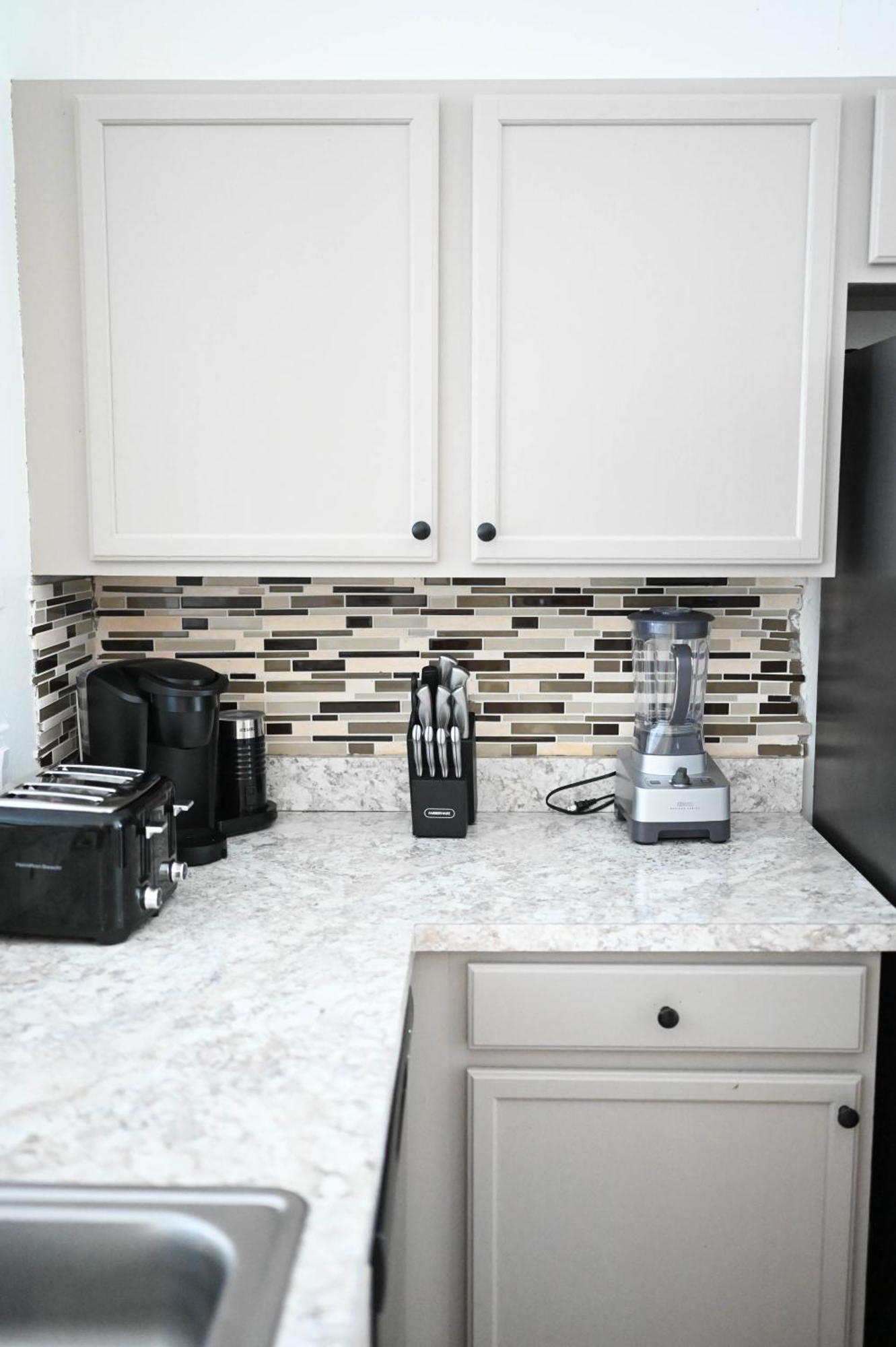 Away From Close To Parks - Pet Friendly Davenport